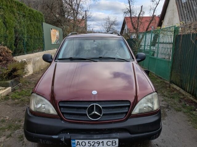Красный Мерседес 320, объемом двигателя 3.2 л и пробегом 352 тыс. км за 3600 $, фото 4 на Automoto.ua