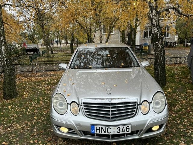 Сірий Мерседес 320, об'ємом двигуна 0 л та пробігом 3 тис. км за 3500 $, фото 1 на Automoto.ua