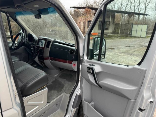 Серый Мерседес 320, объемом двигателя 3.2 л и пробегом 290 тыс. км за 14820 $, фото 9 на Automoto.ua