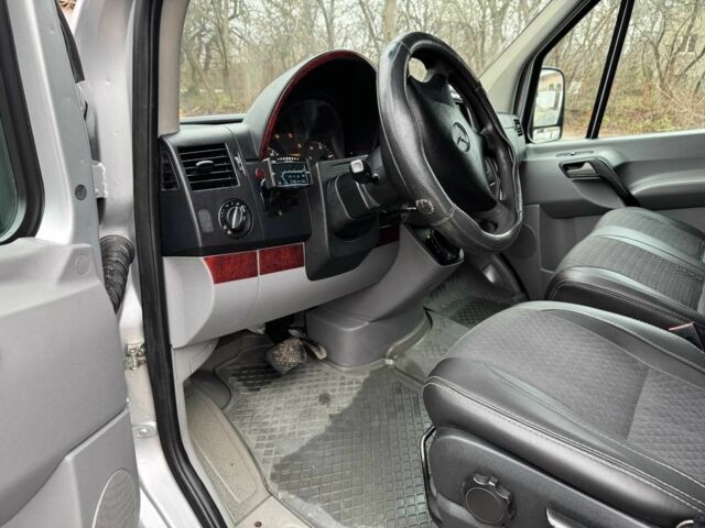 Серый Мерседес 320, объемом двигателя 3.2 л и пробегом 290 тыс. км за 14820 $, фото 19 на Automoto.ua