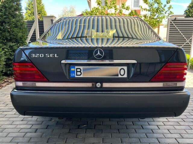Сірий Мерседес 320, об'ємом двигуна 3.2 л та пробігом 193 тис. км за 12000 $, фото 1 на Automoto.ua