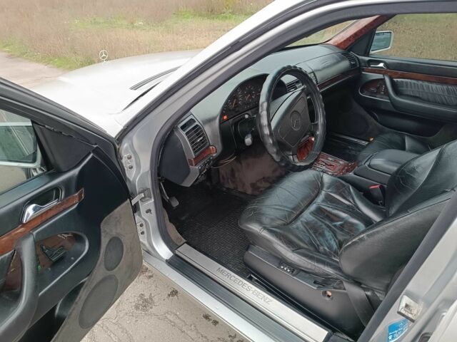 Сірий Мерседес 320, об'ємом двигуна 3.2 л та пробігом 407 тис. км за 3500 $, фото 16 на Automoto.ua