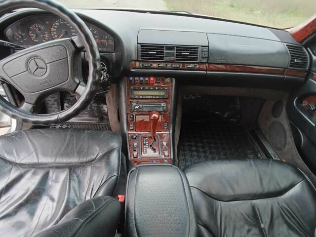 Сірий Мерседес 320, об'ємом двигуна 3.2 л та пробігом 407 тис. км за 3500 $, фото 12 на Automoto.ua