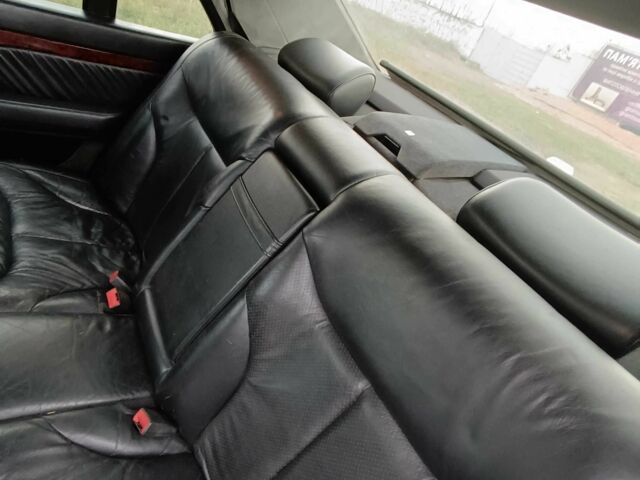 Сірий Мерседес 320, об'ємом двигуна 3.2 л та пробігом 407 тис. км за 3500 $, фото 14 на Automoto.ua