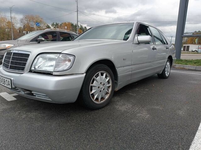 Сірий Мерседес 320, об'ємом двигуна 3.2 л та пробігом 407 тис. км за 3500 $, фото 3 на Automoto.ua