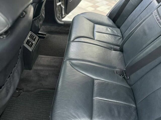 Серый Мерседес 320, объемом двигателя 3.2 л и пробегом 580 тыс. км за 3900 $, фото 10 на Automoto.ua