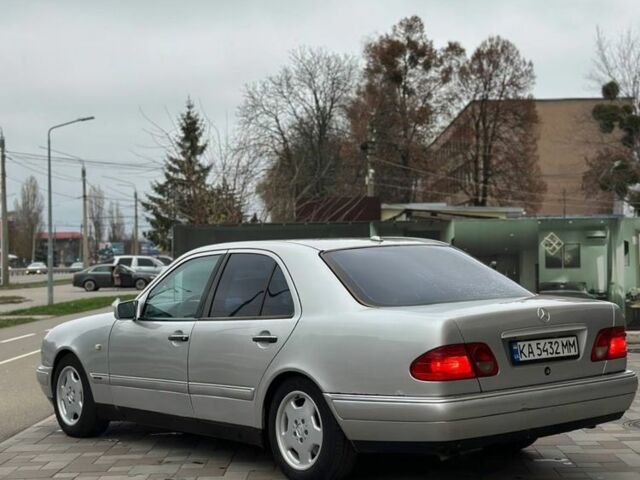 Серый Мерседес 320, объемом двигателя 3.2 л и пробегом 580 тыс. км за 3900 $, фото 3 на Automoto.ua