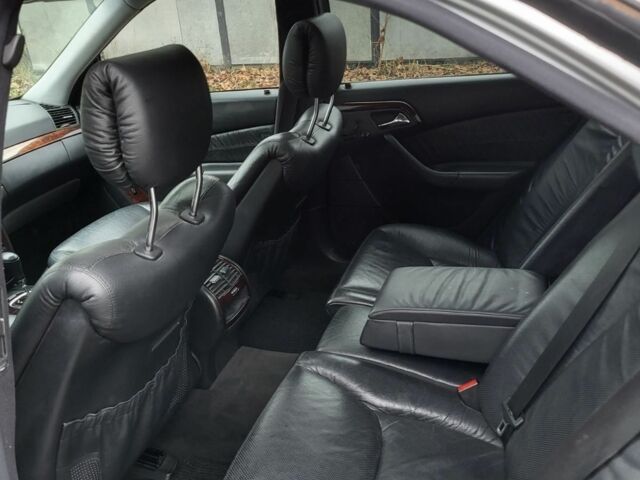 Сірий Мерседес 320, об'ємом двигуна 3.2 л та пробігом 240 тис. км за 3800 $, фото 5 на Automoto.ua