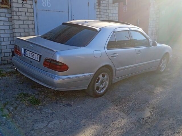 Серый Мерседес 320, объемом двигателя 0 л и пробегом 450 тыс. км за 3999 $, фото 3 на Automoto.ua