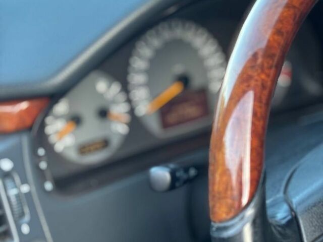 Серый Мерседес 320, объемом двигателя 3.2 л и пробегом 550 тыс. км за 5700 $, фото 14 на Automoto.ua