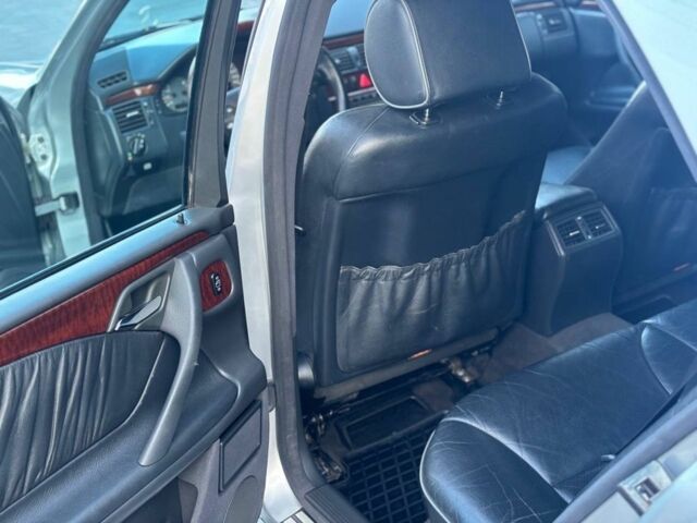 Серый Мерседес 320, объемом двигателя 3.2 л и пробегом 550 тыс. км за 5700 $, фото 16 на Automoto.ua