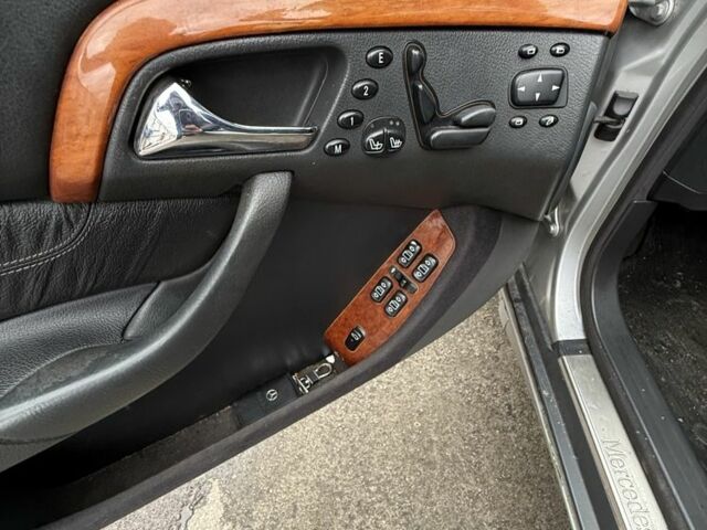 Сірий Мерседес 320, об'ємом двигуна 3.2 л та пробігом 530 тис. км за 3250 $, фото 10 на Automoto.ua