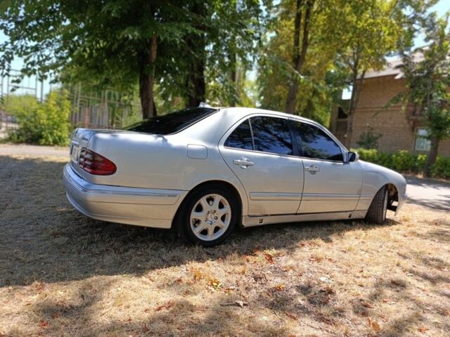 Серый Мерседес 320, объемом двигателя 3.2 л и пробегом 478 тыс. км за 2500 $, фото 6 на Automoto.ua