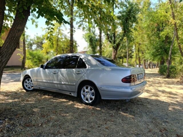 Серый Мерседес 320, объемом двигателя 3.2 л и пробегом 478 тыс. км за 2500 $, фото 5 на Automoto.ua