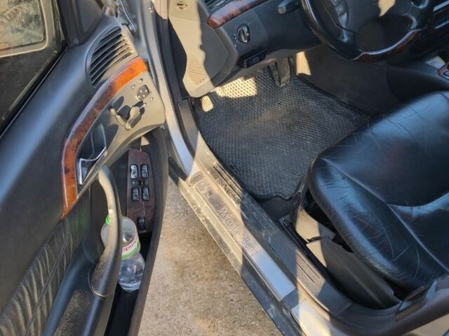 Сірий Мерседес 320, об'ємом двигуна 3.2 л та пробігом 378 тис. км за 5300 $, фото 3 на Automoto.ua