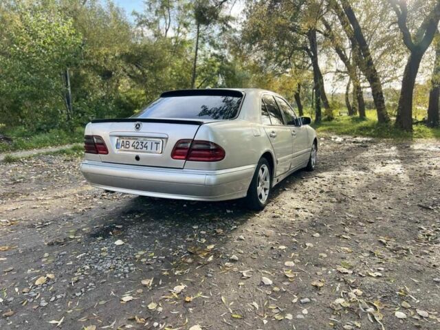 Сірий Мерседес 320, об'ємом двигуна 3.2 л та пробігом 450 тис. км за 3000 $, фото 3 на Automoto.ua