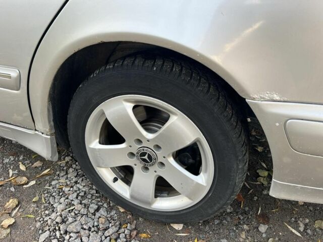 Сірий Мерседес 320, об'ємом двигуна 3.2 л та пробігом 450 тис. км за 3000 $, фото 11 на Automoto.ua