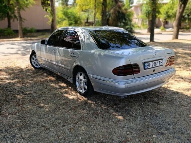 Серый Мерседес 320, объемом двигателя 3.2 л и пробегом 478 тыс. км за 2500 $, фото 3 на Automoto.ua