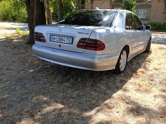 Серый Мерседес 320, объемом двигателя 3.2 л и пробегом 478 тыс. км за 2500 $, фото 2 на Automoto.ua