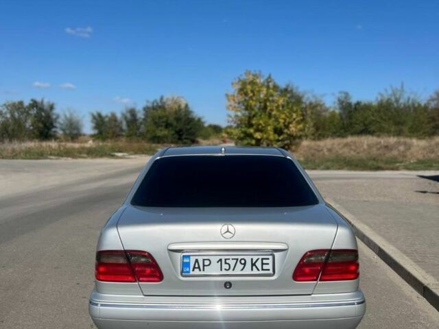 Серый Мерседес 320, объемом двигателя 3.2 л и пробегом 360 тыс. км за 5300 $, фото 3 на Automoto.ua