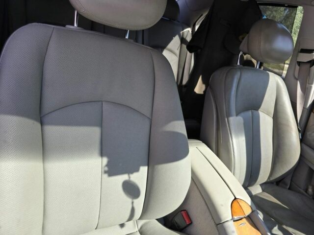 Сірий Мерседес 320, об'ємом двигуна 3.2 л та пробігом 500 тис. км за 7000 $, фото 5 на Automoto.ua