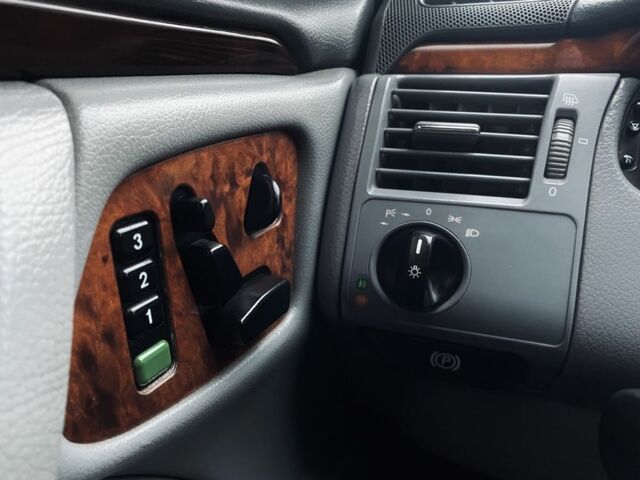 Сірий Мерседес 320, об'ємом двигуна 3.2 л та пробігом 490 тис. км за 4099 $, фото 17 на Automoto.ua