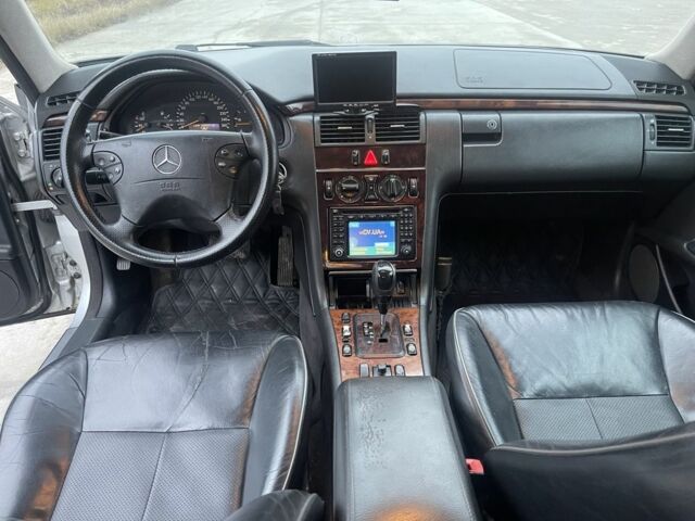 Сірий Мерседес 320, об'ємом двигуна 3.2 л та пробігом 490 тис. км за 4400 $, фото 5 на Automoto.ua