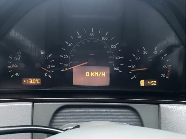 Сірий Мерседес 320, об'ємом двигуна 3.2 л та пробігом 490 тис. км за 4099 $, фото 16 на Automoto.ua