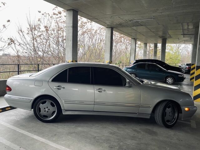 Сірий Мерседес 320, об'ємом двигуна 3.2 л та пробігом 490 тис. км за 4099 $, фото 1 на Automoto.ua