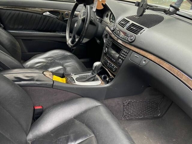 Серый Мерседес 320, объемом двигателя 3.2 л и пробегом 3 тыс. км за 6500 $, фото 5 на Automoto.ua