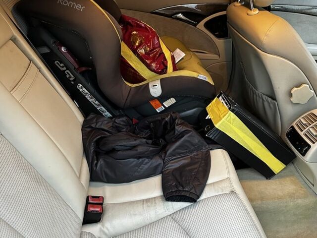 Серый Мерседес 320, объемом двигателя 3.2 л и пробегом 460 тыс. км за 6100 $, фото 12 на Automoto.ua