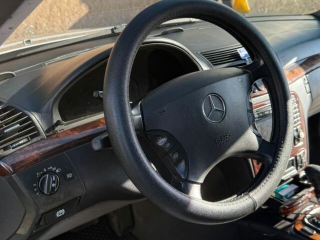 Серый Мерседес 320, объемом двигателя 3.2 л и пробегом 352 тыс. км за 3200 $, фото 2 на Automoto.ua