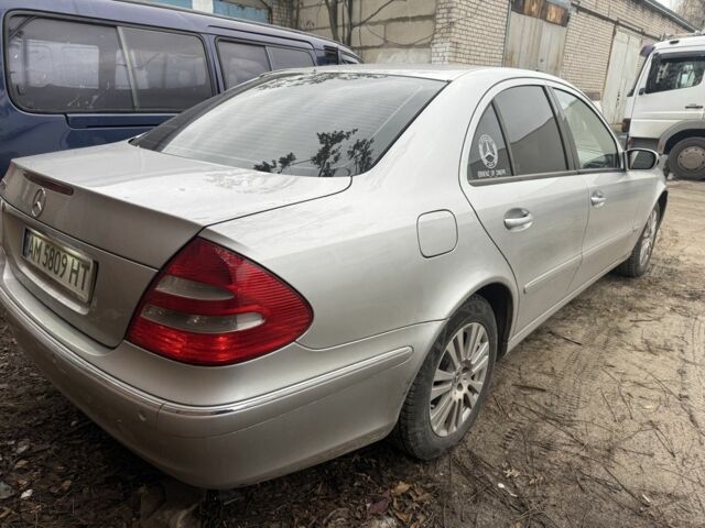 Серый Мерседес 320, объемом двигателя 3.2 л и пробегом 200 тыс. км за 6500 $, фото 3 на Automoto.ua