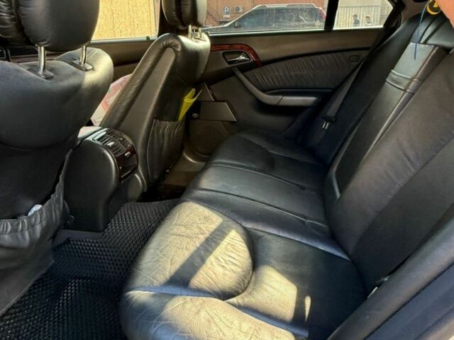 Серый Мерседес 320, объемом двигателя 3.2 л и пробегом 352 тыс. км за 3200 $, фото 6 на Automoto.ua