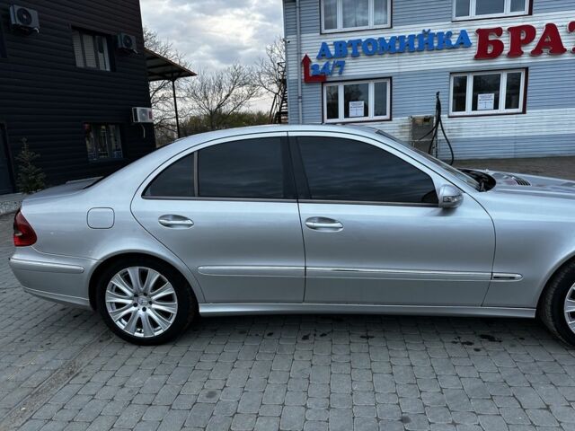 Серый Мерседес 320, объемом двигателя 3.2 л и пробегом 460 тыс. км за 6100 $, фото 4 на Automoto.ua