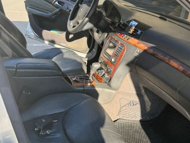 Серый Мерседес 320, объемом двигателя 3.2 л и пробегом 352 тыс. км за 3200 $, фото 3 на Automoto.ua