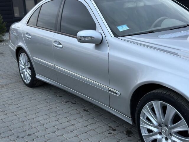 Серый Мерседес 320, объемом двигателя 3.2 л и пробегом 460 тыс. км за 6100 $, фото 3 на Automoto.ua