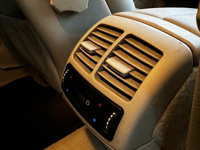 Серый Мерседес 320, объемом двигателя 3.2 л и пробегом 460 тыс. км за 6100 $, фото 15 на Automoto.ua