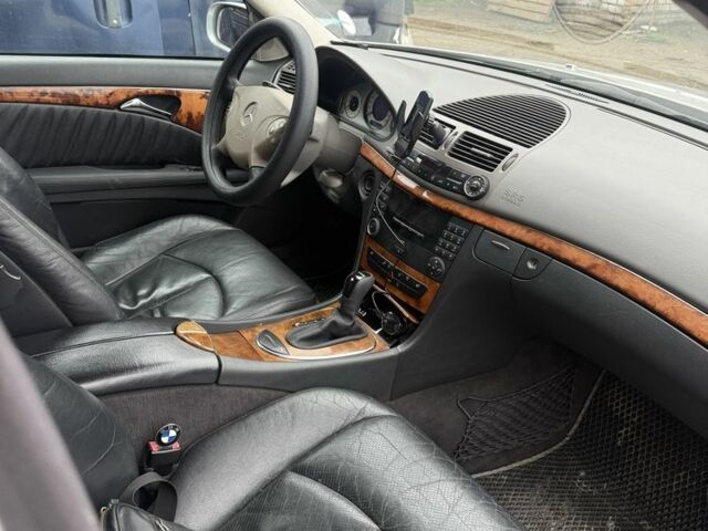 Серый Мерседес 320, объемом двигателя 3.2 л и пробегом 200 тыс. км за 6500 $, фото 4 на Automoto.ua