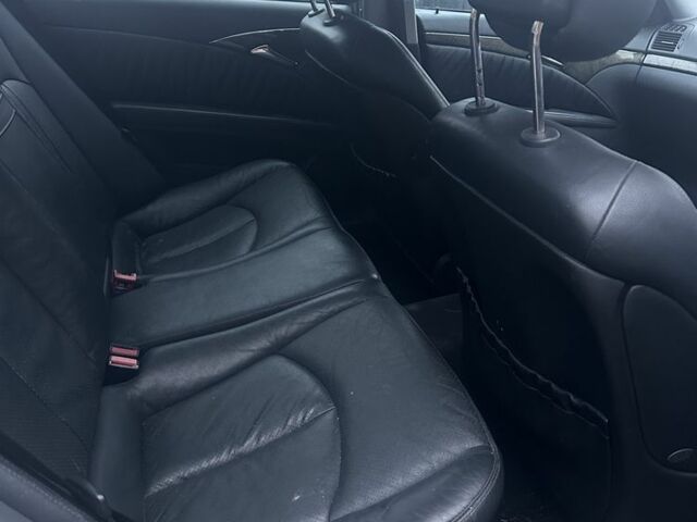 Сірий Мерседес 320, об'ємом двигуна 0 л та пробігом 264 тис. км за 2500 $, фото 3 на Automoto.ua