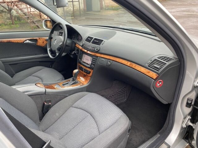 Сірий Мерседес 320, об'ємом двигуна 3.2 л та пробігом 272 тис. км за 3850 $, фото 20 на Automoto.ua