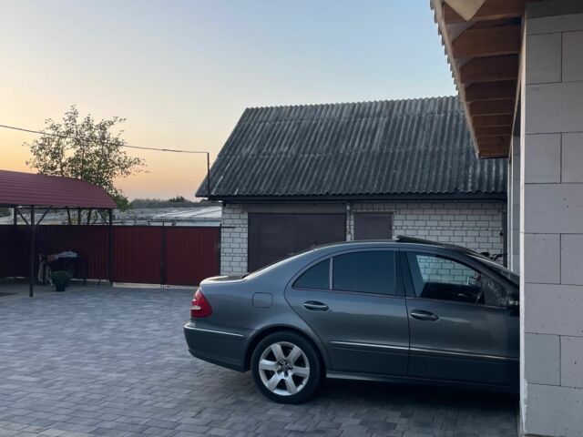 Серый Мерседес 320, объемом двигателя 3.2 л и пробегом 350 тыс. км за 3950 $, фото 6 на Automoto.ua