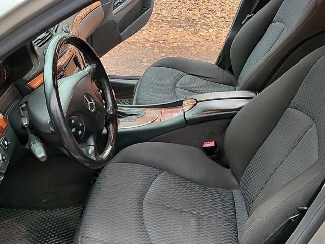 Серый Мерседес 320, объемом двигателя 3.2 л и пробегом 313 тыс. км за 7800 $, фото 8 на Automoto.ua