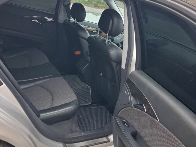 Серый Мерседес 320, объемом двигателя 3.2 л и пробегом 350 тыс. км за 7900 $, фото 14 на Automoto.ua