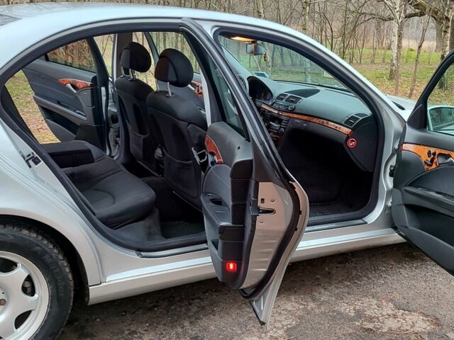 Серый Мерседес 320, объемом двигателя 3.2 л и пробегом 313 тыс. км за 7800 $, фото 5 на Automoto.ua