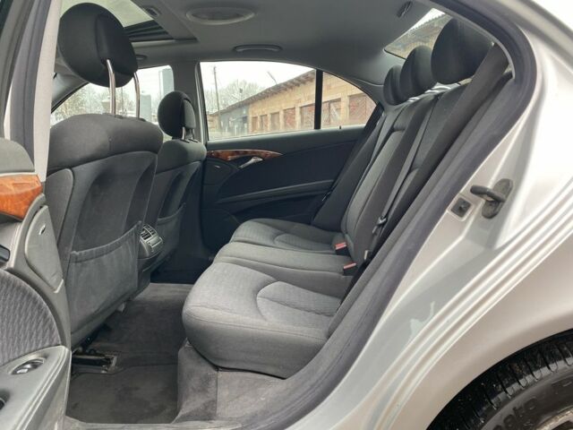 Сірий Мерседес 320, об'ємом двигуна 3.2 л та пробігом 272 тис. км за 3850 $, фото 16 на Automoto.ua