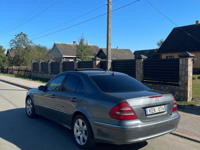 Серый Мерседес 320, объемом двигателя 3.2 л и пробегом 350 тыс. км за 3950 $, фото 2 на Automoto.ua