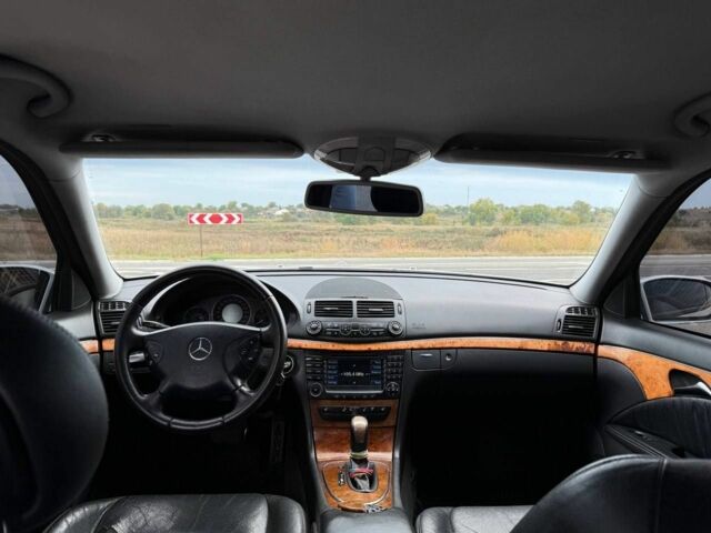 Серый Мерседес 320, объемом двигателя 3.2 л и пробегом 450 тыс. км за 6500 $, фото 6 на Automoto.ua
