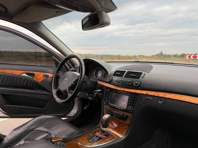 Серый Мерседес 320, объемом двигателя 3.2 л и пробегом 450 тыс. км за 6500 $, фото 9 на Automoto.ua