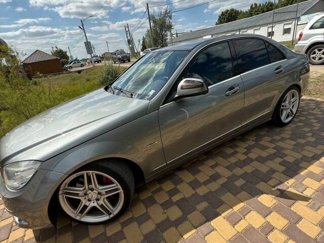 Серый Мерседес 320, объемом двигателя 3 л и пробегом 212 тыс. км за 10700 $, фото 6 на Automoto.ua